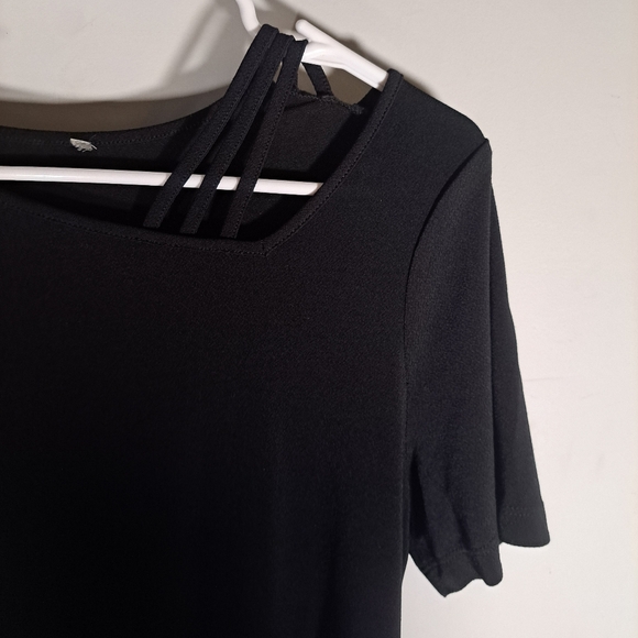 3/$15 Black Size Large Dressy T-Shirt - Picture 3 of 5